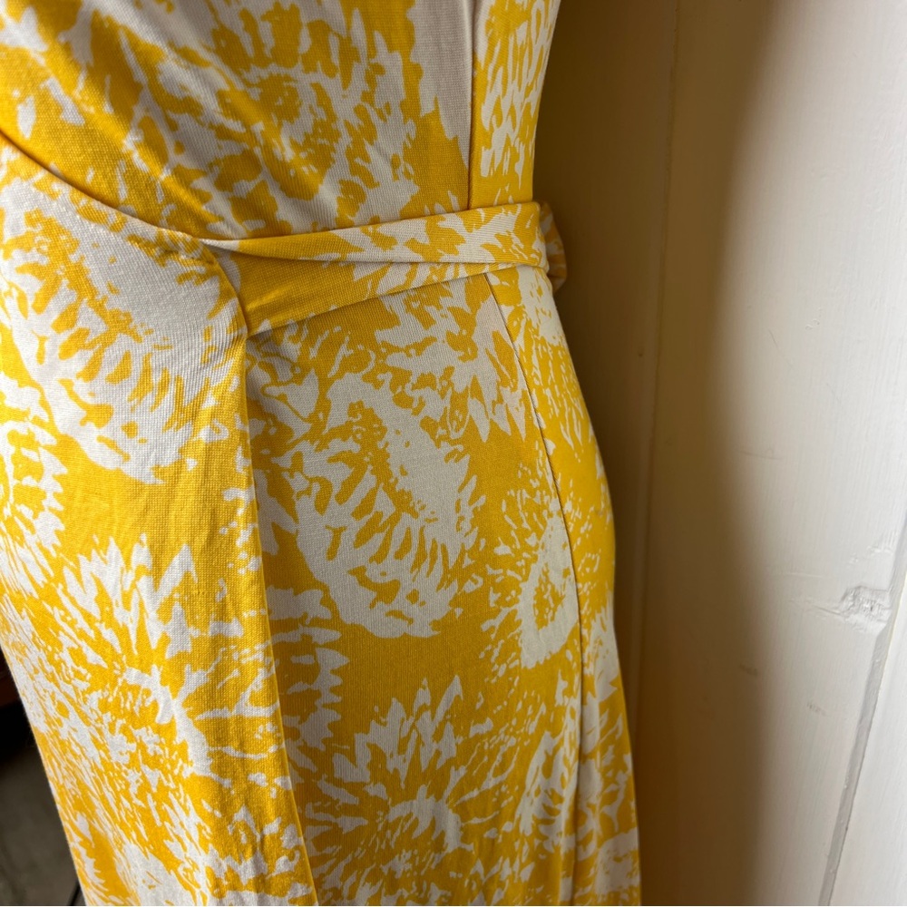 Rare Diane Von Furstenberg Yellow Print Wrap Around 100% Silk Dress - Picture 5 of 11
